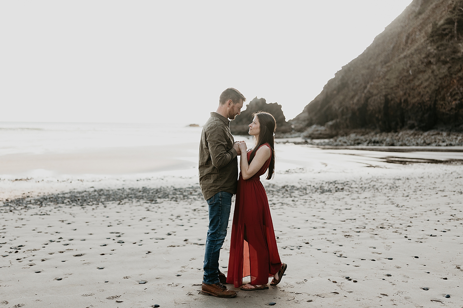 engagement photos on Oregon Coast