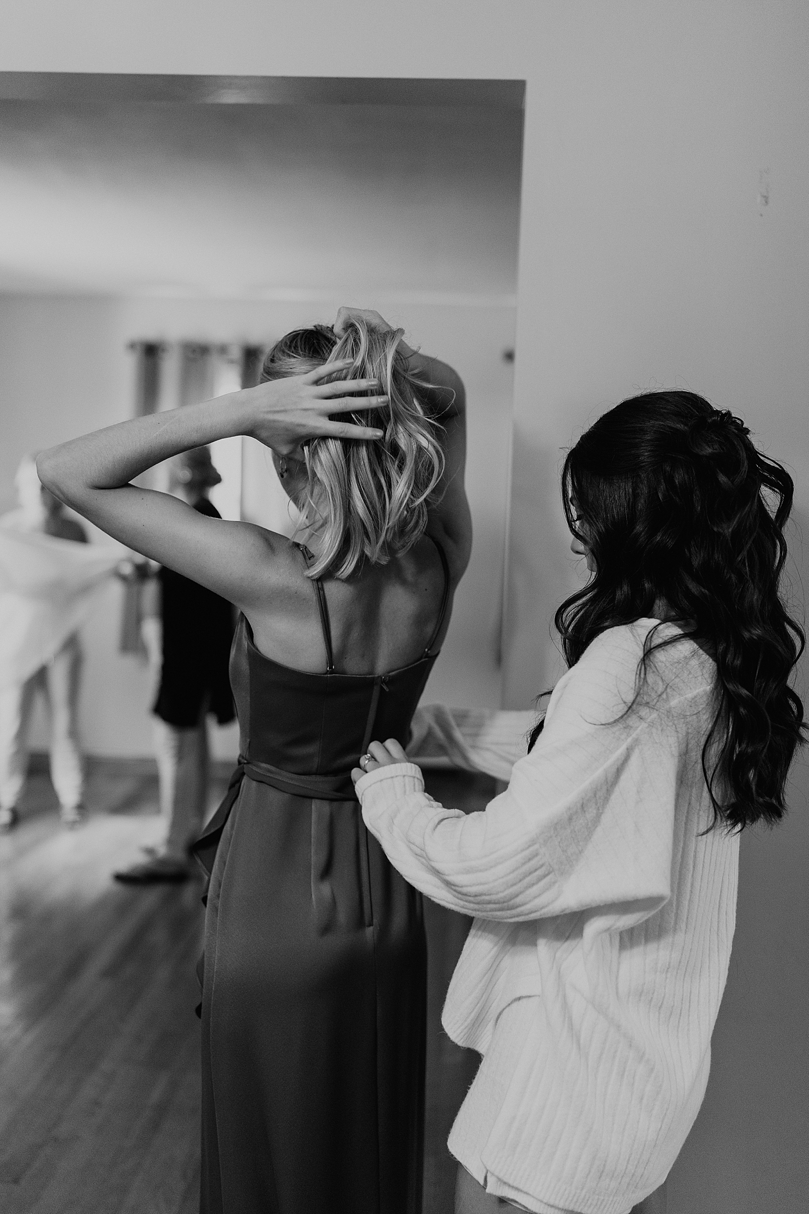 wedding getting ready photos, bridal party