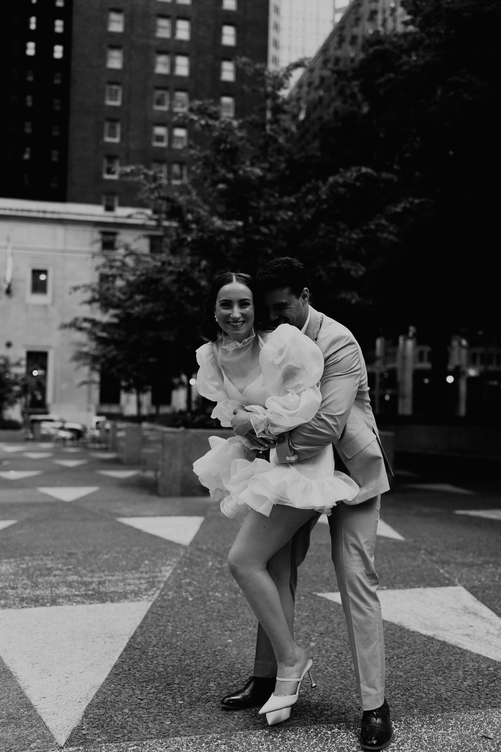 Mellon Square; Pittsburgh locations; engagement photos by Jessee Allen Photography