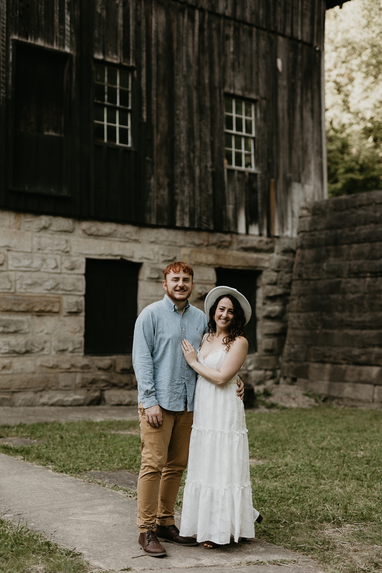 Pennsylvania adventure photographer; what to wear for hiking session