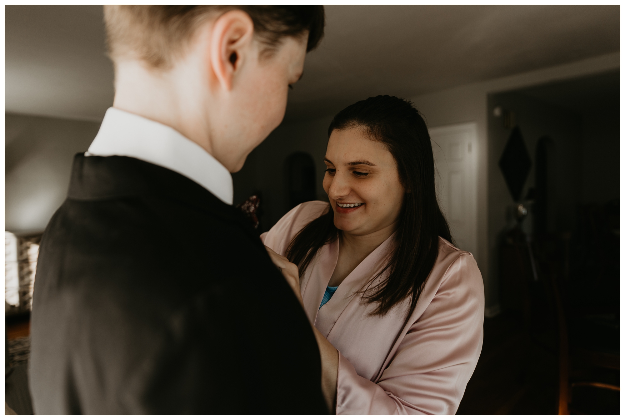 getting ready wedding photos